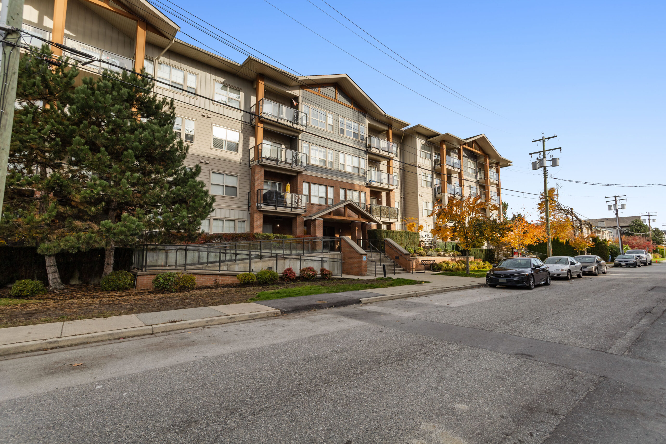JUST LISTED | 214 20219 54A AVENUE,LANGLEY